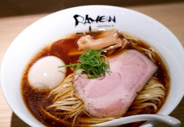 醬油拉麵熱量全解析：一碗多少卡？健康吃法大公開