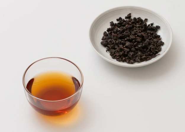 炭焙茶全攻略：從歷史到沖泡，一次搞懂台灣傳統茶藝