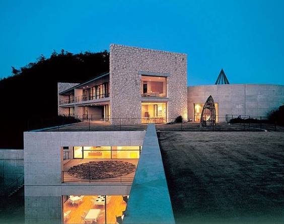 直島地中美術館