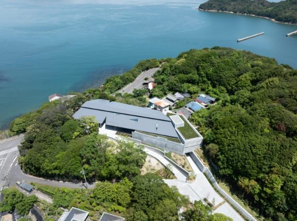 地中美術館交通 地中美術館交通