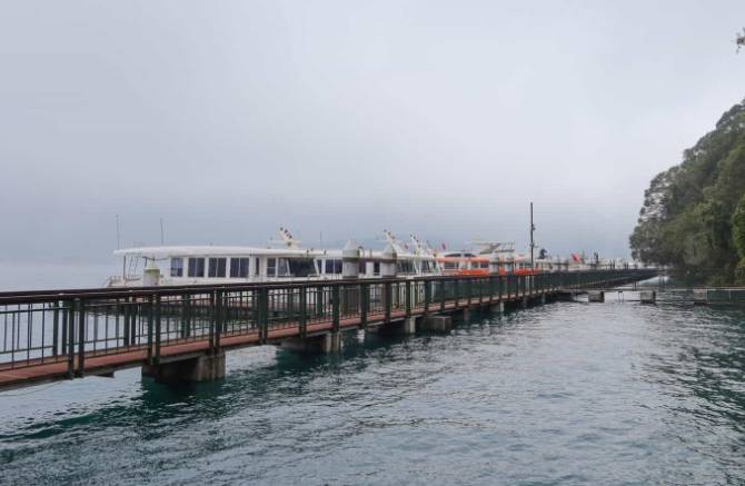 涵碧步道 腳踏車