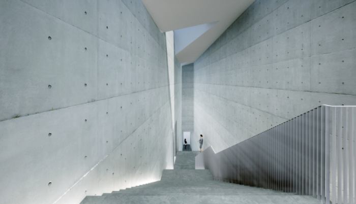 地中美術館交通 地中美術館交通