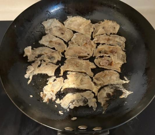 煎餃不黏鍋方法 煎餃不黏鍋方法