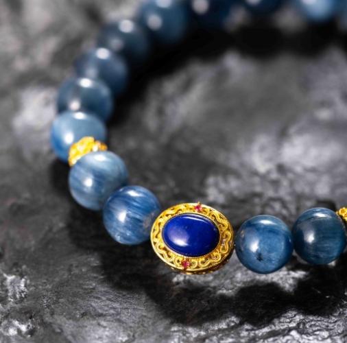 藍晶石青金石終極指南：功效、鑑別、價格與保養秘訣