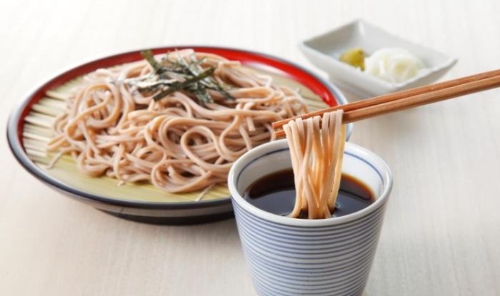 烏龍麵白飯熱量終極比較：哪個更適合你的健康飲食計畫？