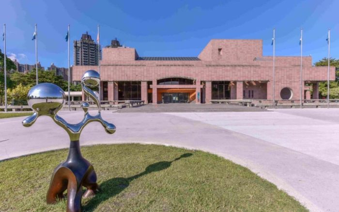 美術館服裝要求