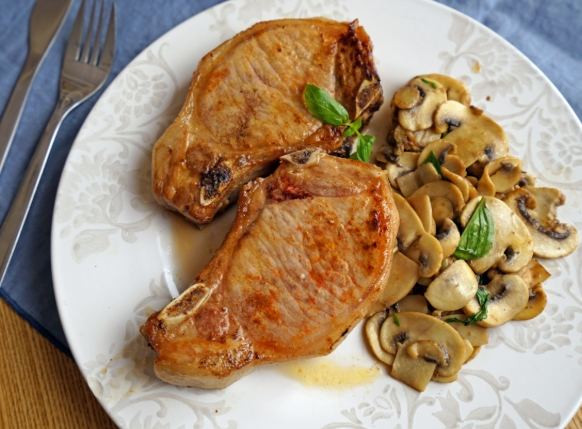 西式煎豬排完美技法全解析：從選肉到醬汁一次學會