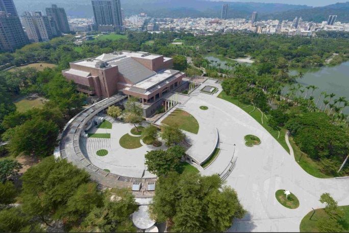 美術館服裝要求