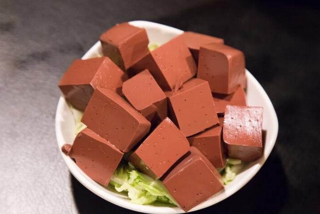 豬血壞處全解析：健康風險、副作用與安全食用指南