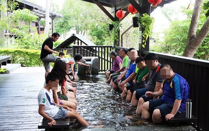 清水岩溫泉泡腳