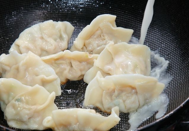 平底鍋蒸餃技巧 平底鍋蒸餃技巧