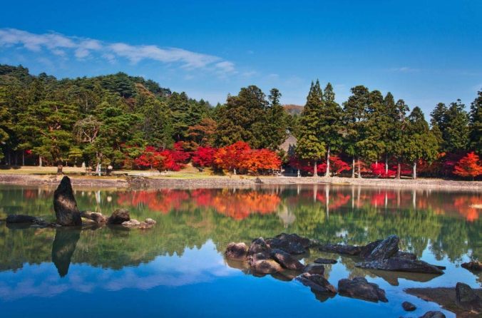 毛越寺紅葉季節 毛越寺紅葉季節