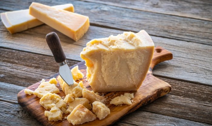 一片起司蛋白質含量全解析：從基礎到實用選擇指南