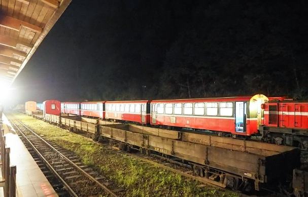 阿里山接駁車