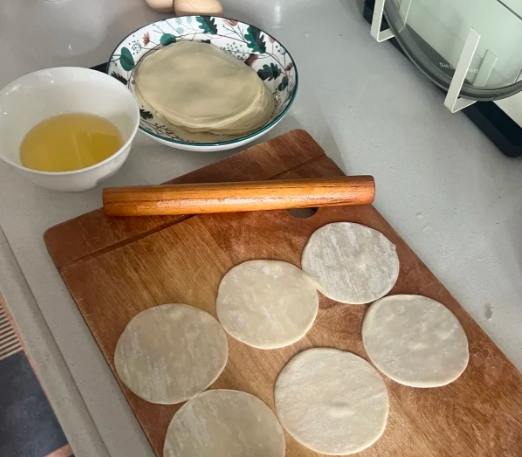 蒸餃皮水餃皮差異全解析：從材料到口感的關鍵區別與實用技巧