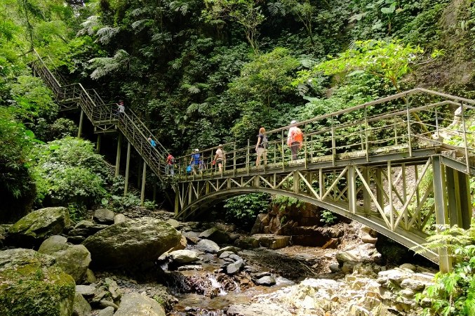 林美石磐步道接駁車