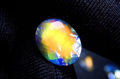 月光石荧光特性