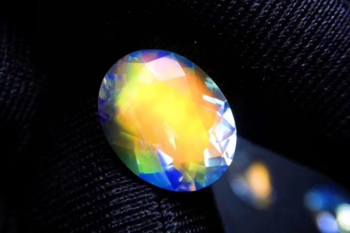 月光石變黃原因