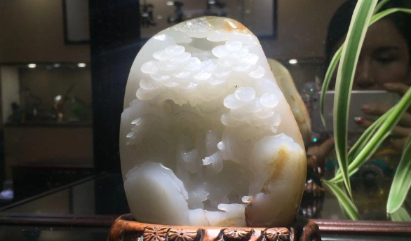 和田玉佩戴習俗