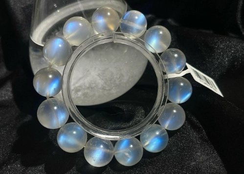 月光石冥想方法