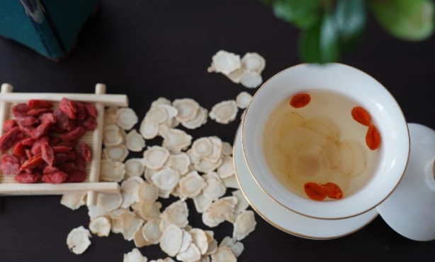 西洋参泡水好处 西洋参泡水好处