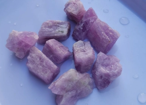 紫鋰輝特性 紫鋰輝特性