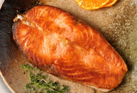 鮭魚一天吃多少克