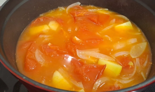蕃茄薯仔洋蔥紅蘿蔔湯 做法