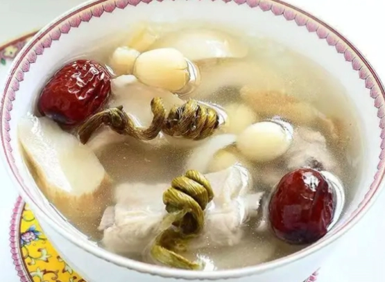 花旗參石斛麥冬無花果湯做法