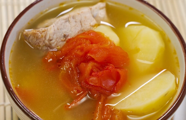 蕃茄薯仔洋蔥豬骨湯 做法 蕃茄薯仔洋蔥豬骨湯 做法