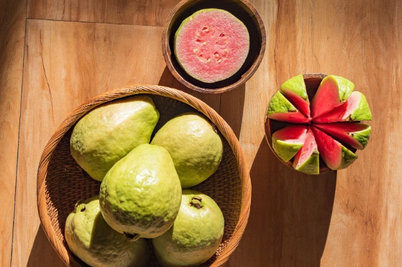 番石榴不能和什麼吃