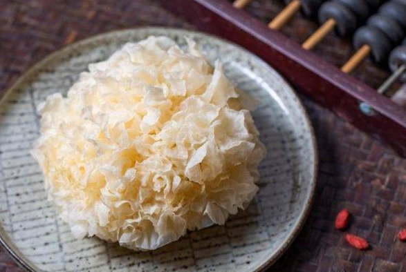 雪耳潤肺功效 雪耳潤肺功效