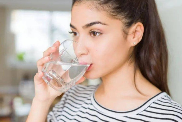 正確喝水方法