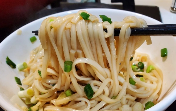 油蔥乾拌麵食譜