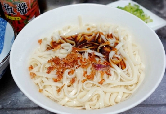 家常醬油麵做法