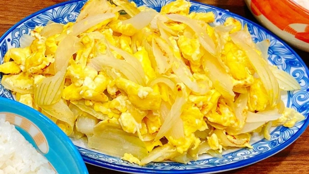 馬鈴薯洋蔥炒蛋 食譜