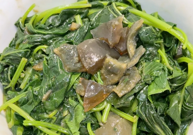 皮蛋地瓜葉湯 食譜