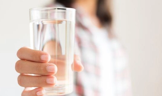 正確喝水方法
