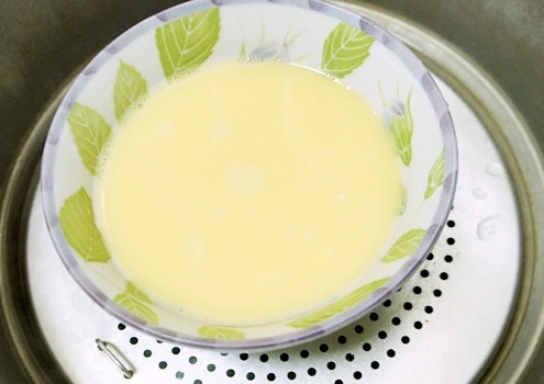 蒸蛋不沾鍋方法