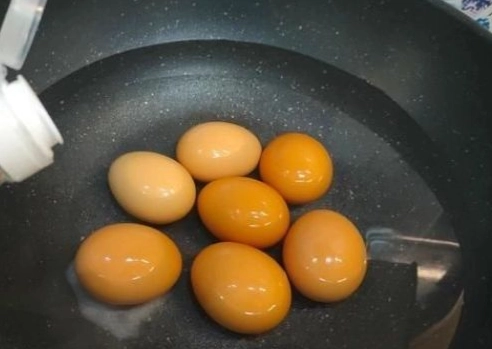 水煮蛋加鹽方法 水煮蛋加鹽方法