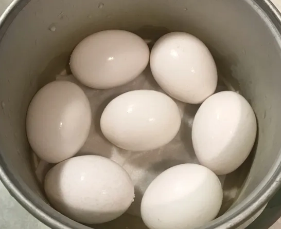 水煮蛋電鍋做法 水煮蛋電鍋做法