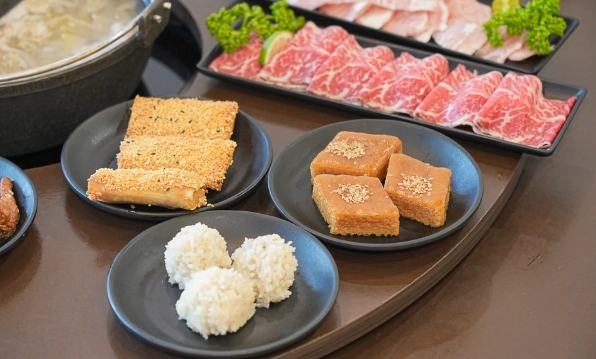 海鮮火鍋吃到飽