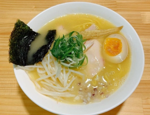 雞白湯拉麵卡路里