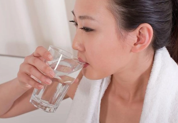 正确喝水方法