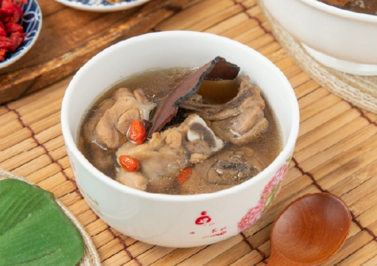 何首烏雞湯做法 何首烏雞湯做法