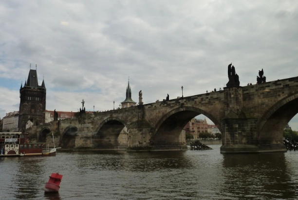 布拉格查理大橋攻略 布拉格查理大橋攻略