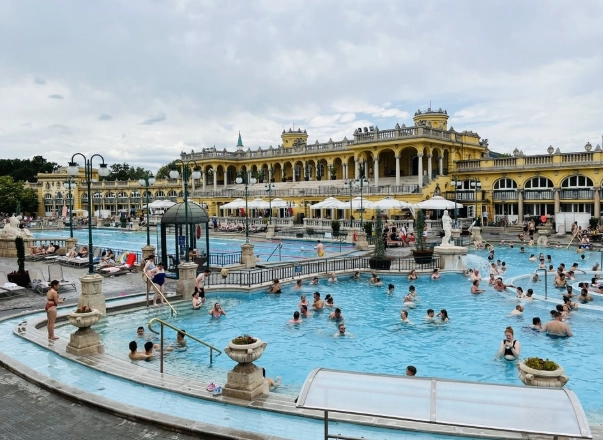 布達佩斯溫泉