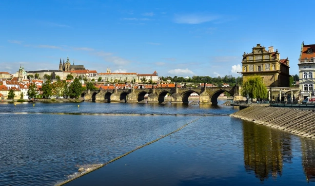 查理大橋雕像 查理大橋雕像