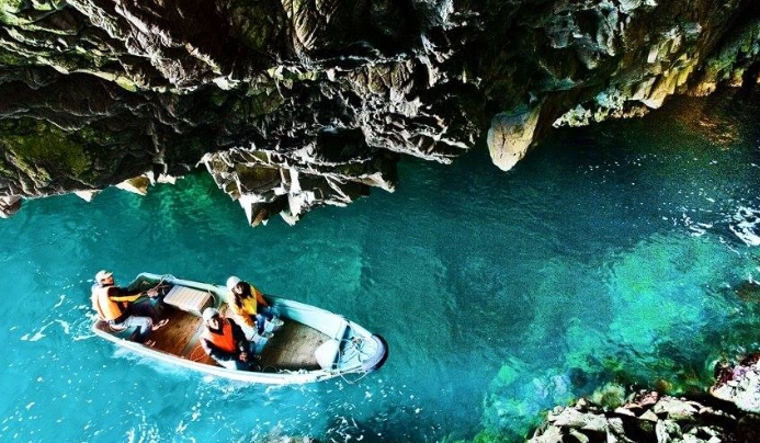 青之洞窟 交通 青之洞窟 交通