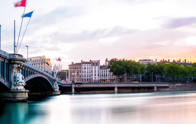 巴黎4月天氣穿著